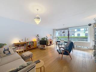 LiggingDit appartement is uitstekend gelegen nabij de Visserij en het Van Eyck-zwembad, op wandelafstand van het centrum van Gent. Dankzij de...