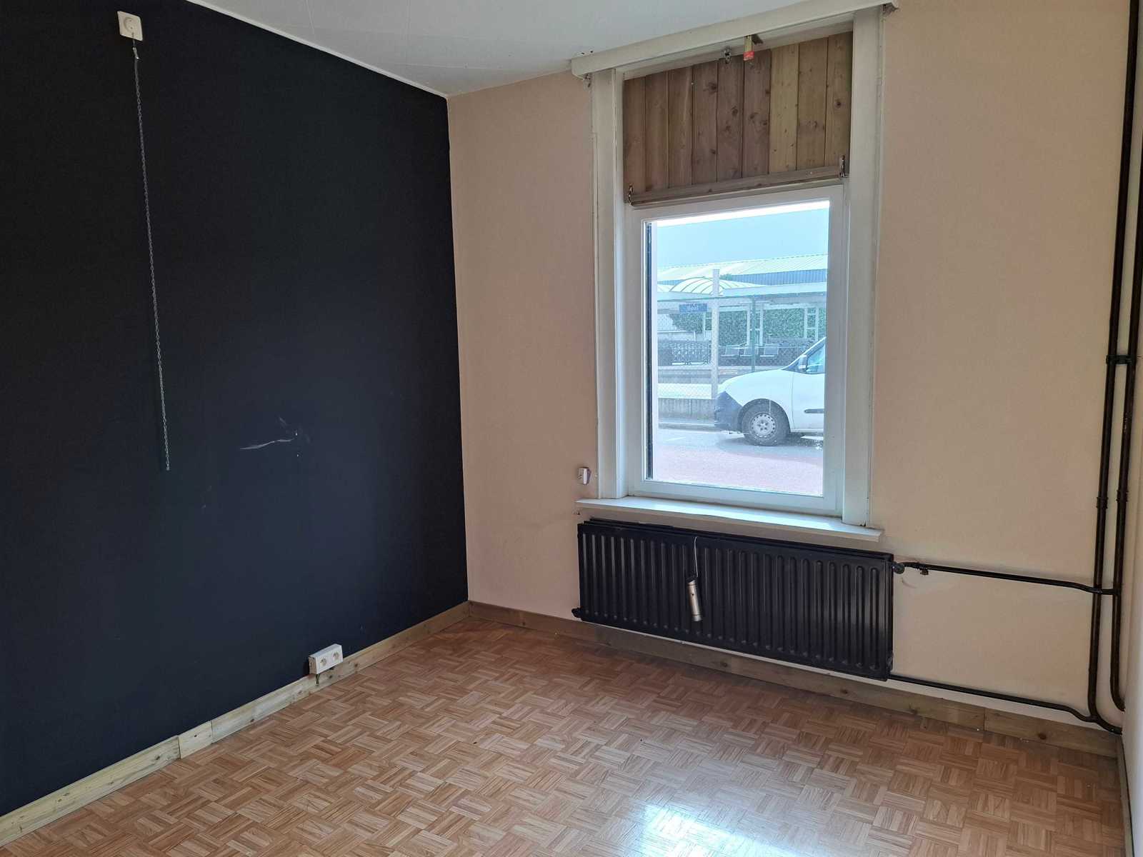 Te renoveren woning met 4 slaapkamers en garage in Geel-centrum - foto 5