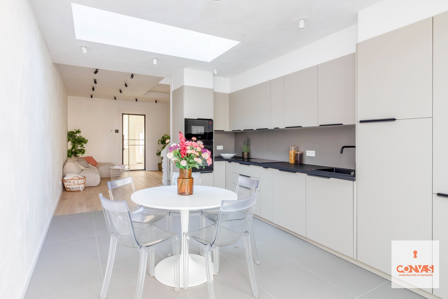 Gerenoveerde gezinswoning met 3 slaapkamers en tuin - foto 4