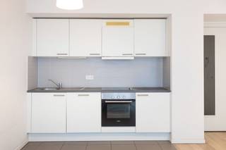 BRUSSEL, Europese wijk, recent studio van ± 35m² bewoonbare oppervlakte, gelegen op de 3e verdieping van een gebouw uit 2016. Het omvat: inkomhal...