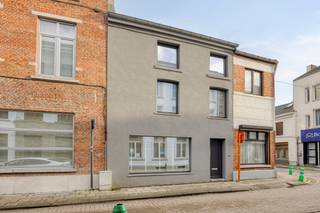 Diest: gerenoveerde stadswoning te koop in het hart van de stadDeze woning is centraal gelegen in het centrum van Diest, op wandel- en fietsafstand...