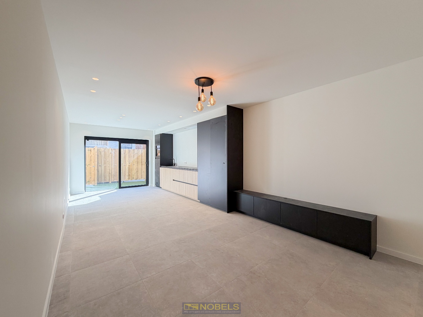 À vendre, maison de ville entièrement rénovée et économe en énergie avec cour à Renaix ! - photo 4