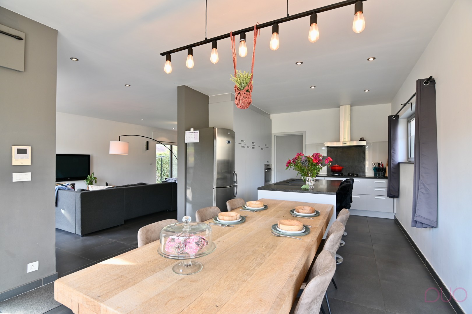 Knappe instapklare villawoning met vijf slaapkamers, verwarmd zwembad op 21a59ca - foto 2