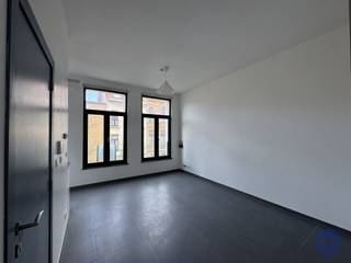 Informatie appartementBen jij op zoek naar een gezellig en goed onderhouden studio van ca. 46m² met klein balkon op een toplocatie in Antwerpen? Dan...