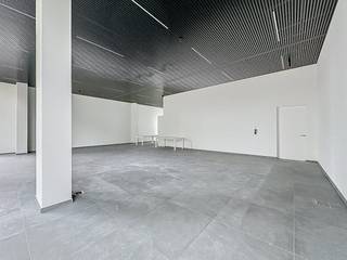 Bel espace de bureau contemporain à louer situé dans le parc d'affaires de Waregem. Le bureau est situé au rez-de-chaussée et dispose d'une...