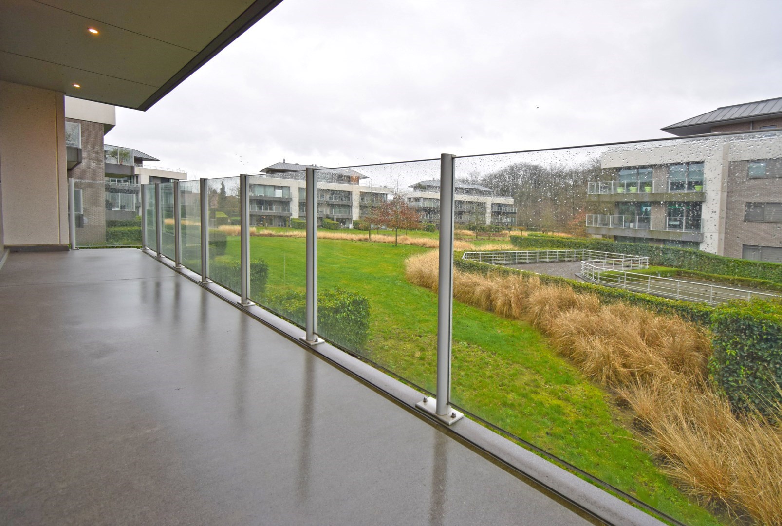 Luxueus afgewerkt hoekappartement te Rumbeke - foto 2