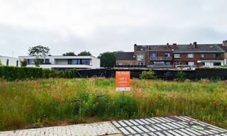 In Diepenbeek, Lutselus realiseerde Matexi het duurzame woonproject Paul Piperslaan. Alle appartementen en woningen zijn verkocht. <strong>TE KOOP in dit project: laatste open bouwgrond </strong>met een oppervlakte van 719 m², zonder bouwverplichting. Bouw jouw droomwoning in Diepenbeek met je eigen architect op deze zuidgerichte bouwgrond.<br /><br /><strong>Meer informatie? </strong>Contacteer vrijblijvend onze sales consultant Marisa Marasco op 011 94 87 43 of via mail marisa.marasco@matexi.be.