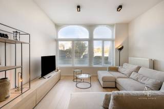 Charmant wonen in Duinbergen met dit gelijkvloers appartement in een historische gebouw, te koop aangeboden door Access Estate. BEZOEKDAG ZONDAG...