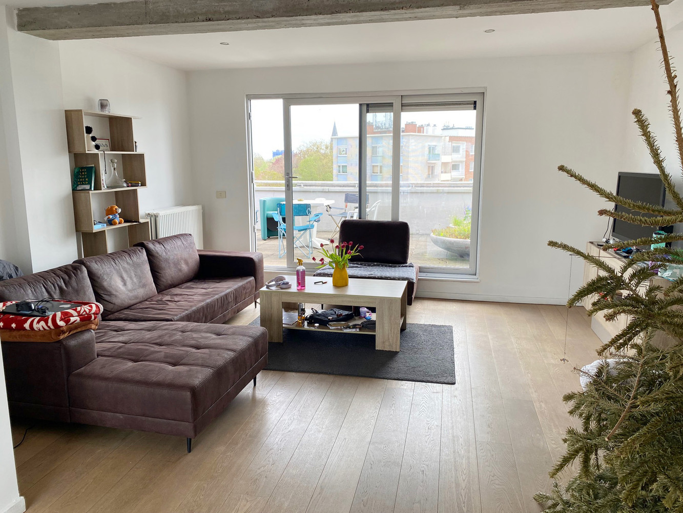 Prachtige penthouse (5e verdieping) met een oppervlakte van 127 m², gelegen in het hartje van Kortrijk. - foto 3