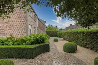 <p><span>In a residential area in Kontich we offer you this ready to move in villa (217m²) in pastoral style. The plot size is 686m².</span></p><p><span>The house is very quietly located in a residential area with little traffic. Despite the very quiet location you will find nearby connecting roads, stores, schools, public transport and so on. In short, a very quiet location and yet close to facilities.</span></p><p><span> </span></p><p><span>The property was built in 2002-2003 and provides you with all modern comforts. The current owner insisted on using only very high quality materials. Thus, all the tablets in the house are made of Carrara marble and in the living area there is natural stone (Roman bond).</span></p><p><span>Double glazing throughout with PVC joinery and gas central heating. The electricity conforms to the regulations of the AREI and both the facades and the roof (20cm) have sufficient insulation.</span></p><p><span>There is also a </span></p><p><span> </span></p><p><span>Layout:</span></p><p><span>We enter the house in the spacious entrance hall. Here is a separate guest toilet and a built-in vestry. </span></p><p><span>We walk on and reach the spacious and bright living space on natural stone. Large windows provide lots of natural light! </span></p><p><span>The dining/reception area is separated from the lounge by the fireplace. On the ground floor there is a fully equipped kitchen with all modern conveniences.</span></p><p><span>Adjacent to the kitchen there is a south-facing sun terrace with swimming pool.</span></p><p><span> </span></p><p><span>In the basement there are 2 bedrooms, a wet room with sauna and shower, 2 storage rooms and a bicycle shed.</span></p><p><span> </span></p><p><span>On the second floor there are 3 full-fledged bedrooms and 2 fitted bathrooms. The master bedroom has its own bathroom with bathtub and shower, as well as a dressing room. There is also a gas fireplace. The 2nd bedroom also features a mezzanine.</span></p><p><span> </span></p><p><span>Availability in consultation with the owner!</span></p><p><span> </span></p><p><span>I would like to sum up for you the assets of this exclusive family home:</span></p><p><span> </span></p><ul><li><span>Very quiet and green location and yet within walking distance from the center of Boechout, connecting roads, ...</span></li><li><span>Energy efficient house (2005) with all modern comforts </span></li><li><span>5 full bedrooms, 2 fitted bathrooms + sauna room with shower.</span></li><li><span>South facing sun terrace with swimming pool</span></li><li><span>Possibility to buy adjacent building land (1254m²)</span></li></ul><p><span> </span></p><p><span>EPC: 122 kWh/m² (B-label)</span></p><p><span>URBAN DEVELOPMENT IN APPLICATION</span></p><p><span>P-score (plot score): D</span></p><p><span>G-score (building score): A</span></p><p><span> </span></p><p><span>For more info or a site visit call 03/449.42.41 or visit <span>www.habicom.be</span></span><span> </span></p><p><span>Know the value of your property?  Make a no-obligation appointment with our habicom expert in your area.</span></p><p><span> </span></p>