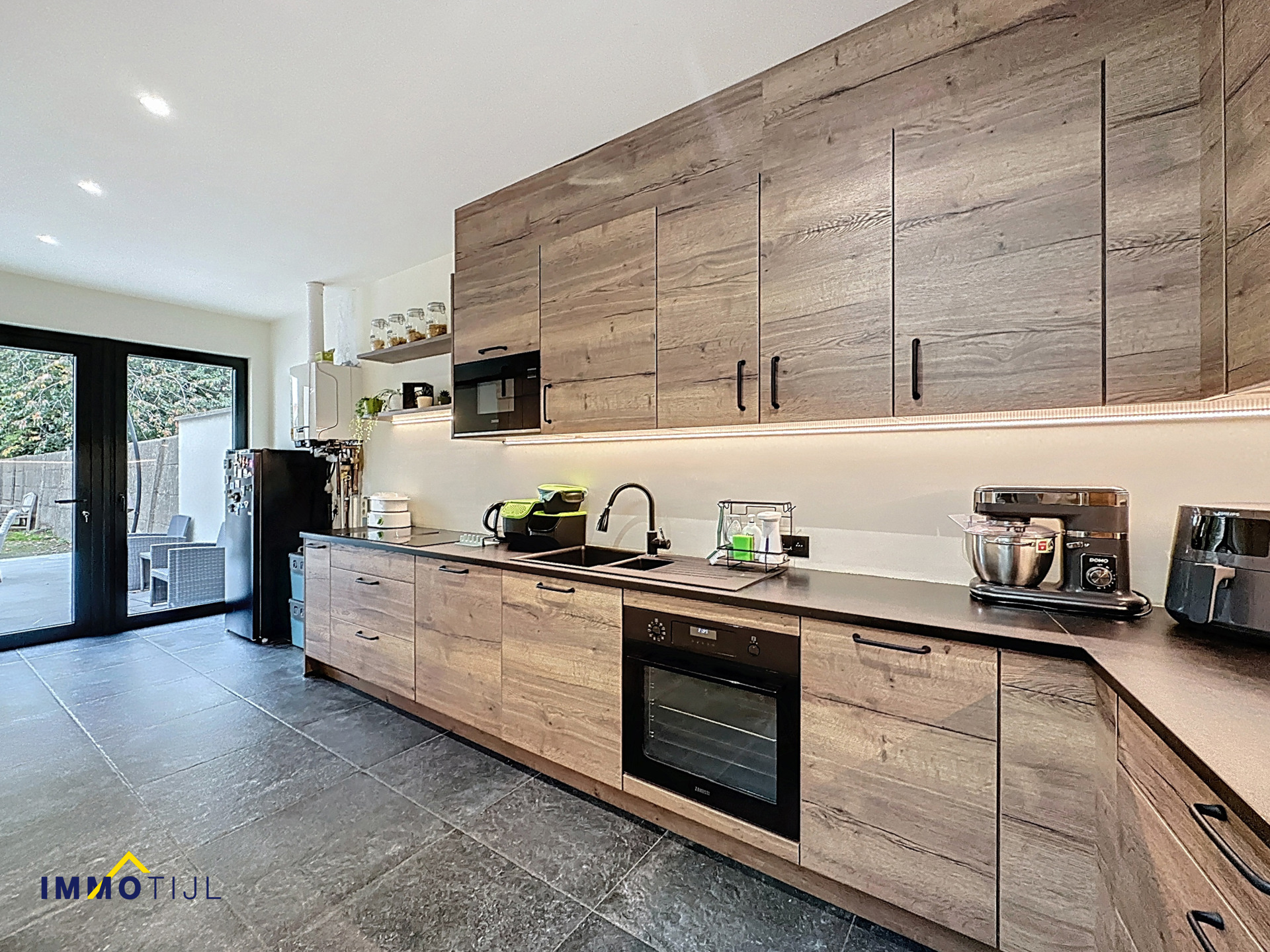 Volledig instapklare woning met tuin in centrum Aalst! - foto 3