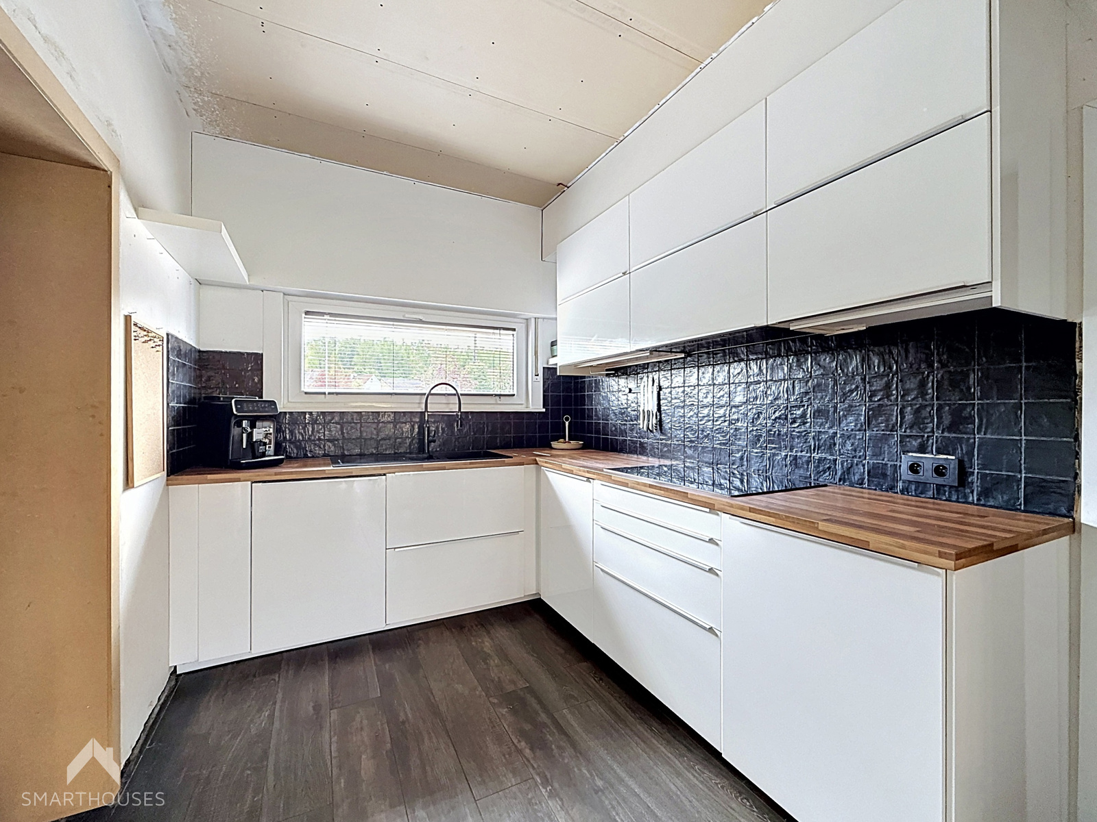 Vrijstaande woning met 4 slpks, tuin en werkruimte. - foto 5