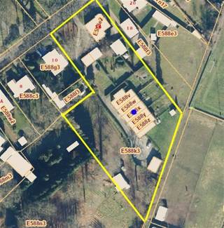 <h3><span>Opbrengsteigendom met 9 appartementen op toplocatie in Heide-Kalmthout</span><span><br /><br />Ontdek deze unieke opbrengsteigendom bestaande uit 9 verhuurde appartementen op een ruim perceel van 6.878 m².<br />De appartementen bevinden zich op een toplocatie nabij het centrum van Heide (Kalmthout), met scholen, winkels en openbaar vervoer op wandelafstand. U geniet hier van de ideale combinatie van rust en bereikbaarheid.</span><span><br /><br />TROEVEN</span><span><br /><br />- Alle appartementen momenteel verhuurd<br />- Uitstekende ligging nabij centrum en voorzieningen<br />- Ruim perceel met tal van mogelijkheden<br />- Interessant investerings- of herontwikkelingsproject</span><span><br /><br />OMSCHRIJVING</span><span><br /><br />Deze opbrengsteigendom biedt tal van mogelijkheden voor de toekomst. Gelegen op een gegeerde locatie in Heide-Kalmthout, is dit pand uitermate geschikt als renovatieproject, opbrengsteigendom of herontwikkelingsproject. Dankzij de huidige verhuurde staat geniet u meteen van een stabiel rendement, met tegelijk potentieel voor waardecreatie op langere termijn.</span><span><br /><br />INTERESSE?</span><span><br /><br />Wees er snel bij en plan vandaag nog uw bezoek!<br />Voor meer informatie of een afspraak, kan u steeds contact met ons opnemen.</span></h3>