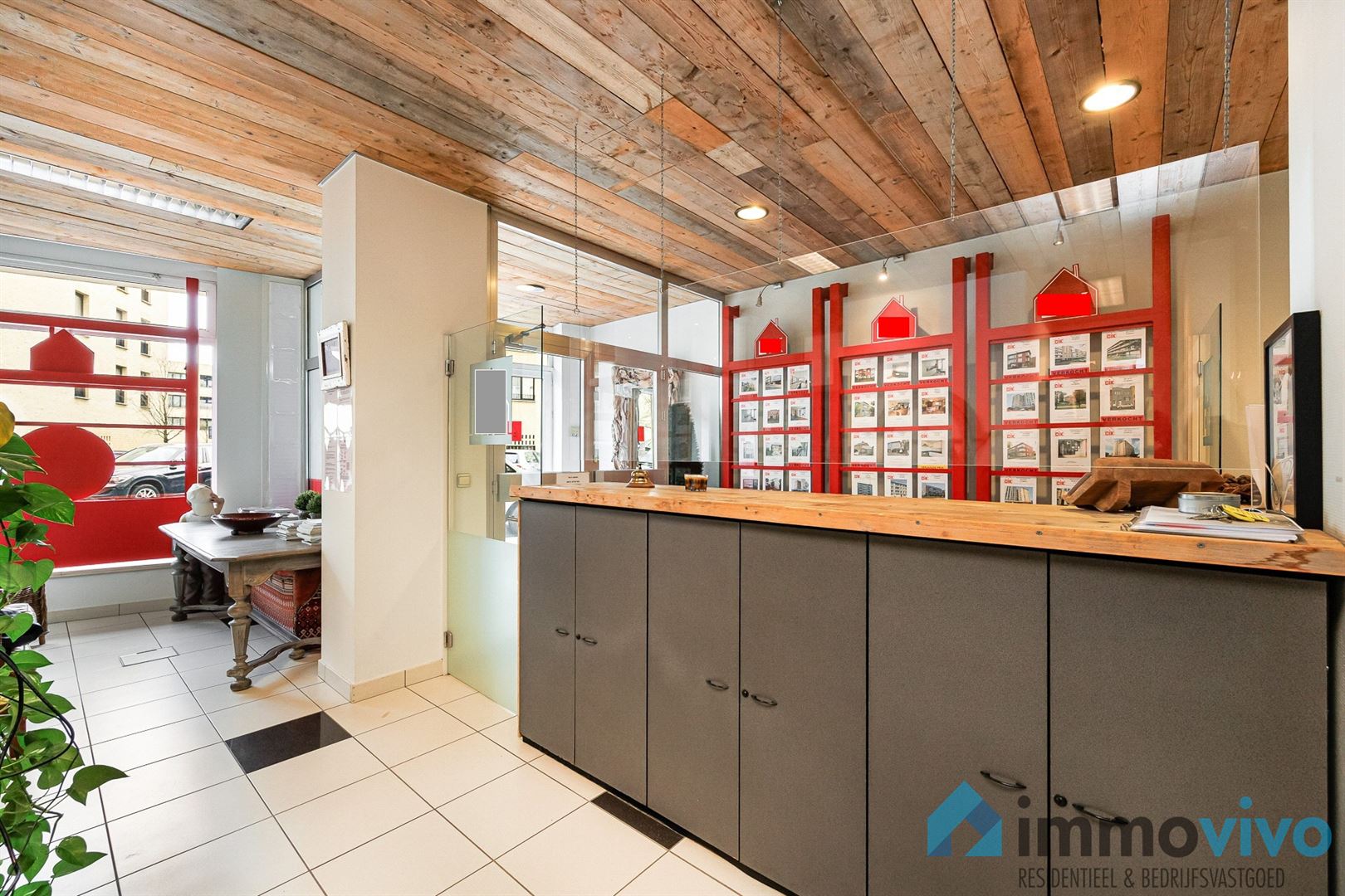 Handelsgelijkvloers 255 m² + kelder 120 m² - foto 4