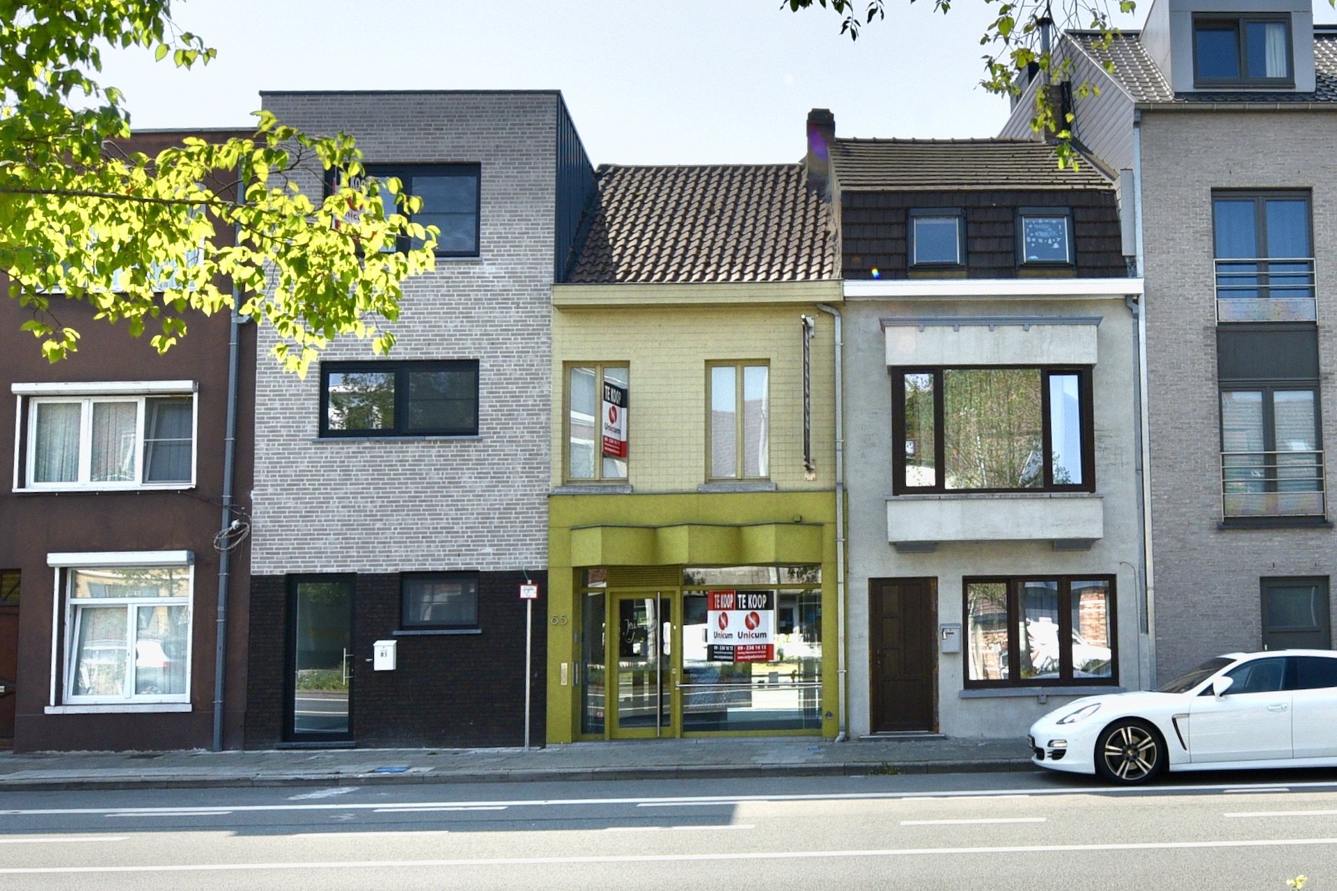 Handelszaak met woonst, 2 slpk, terras en garage* - Bieden vanaf 250.000 EUR** - foto 1