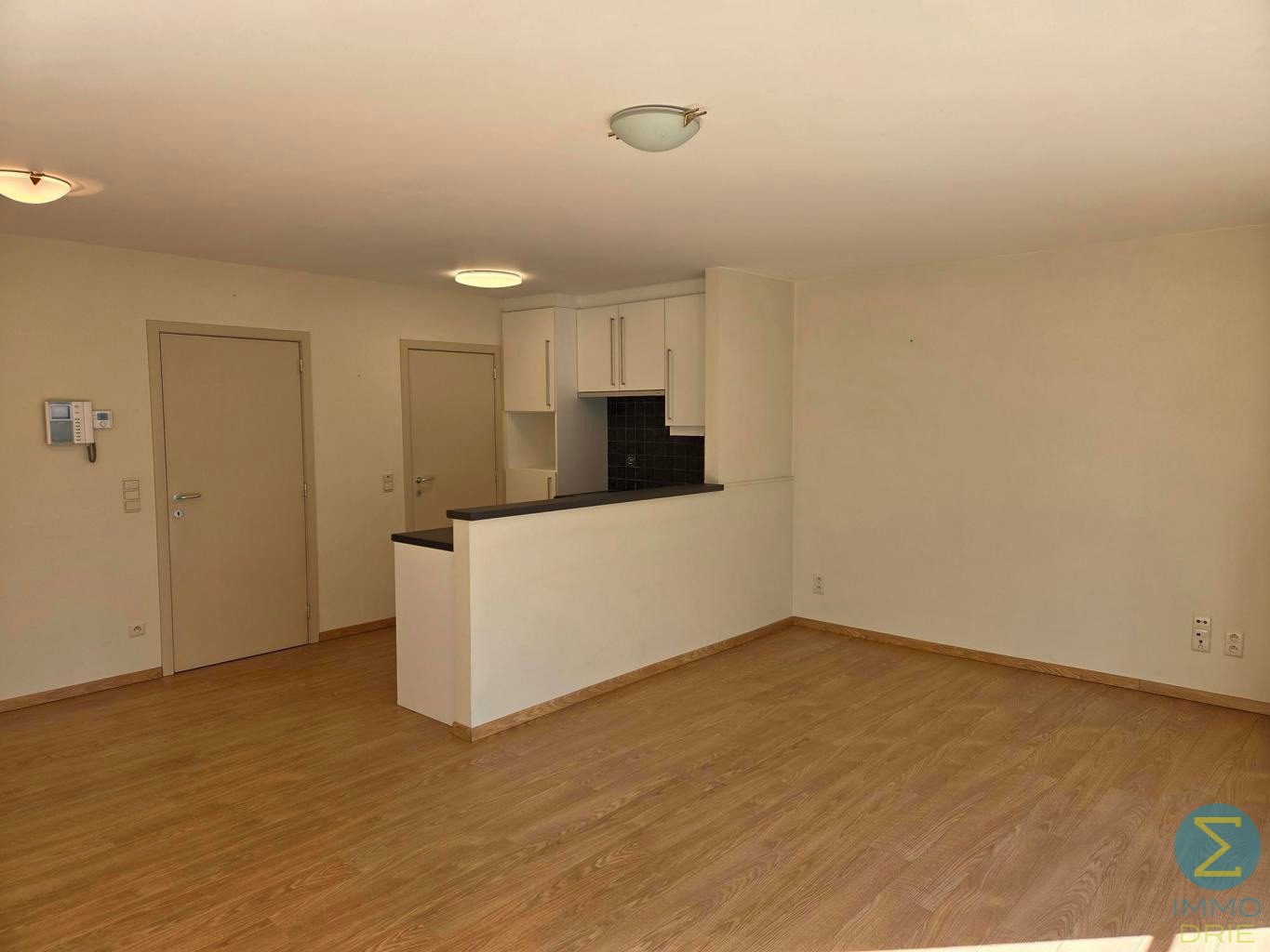 Appartement op toplocatie met 2 slaapkamers en terras. - foto 2
