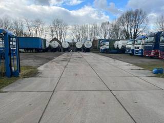 Deze site, gelegen te Schelle, Molenberglei 19 bestaat uit een deels verhard terrein met een oppervlakte van ca. 3.500 m².Het volledig omheind...