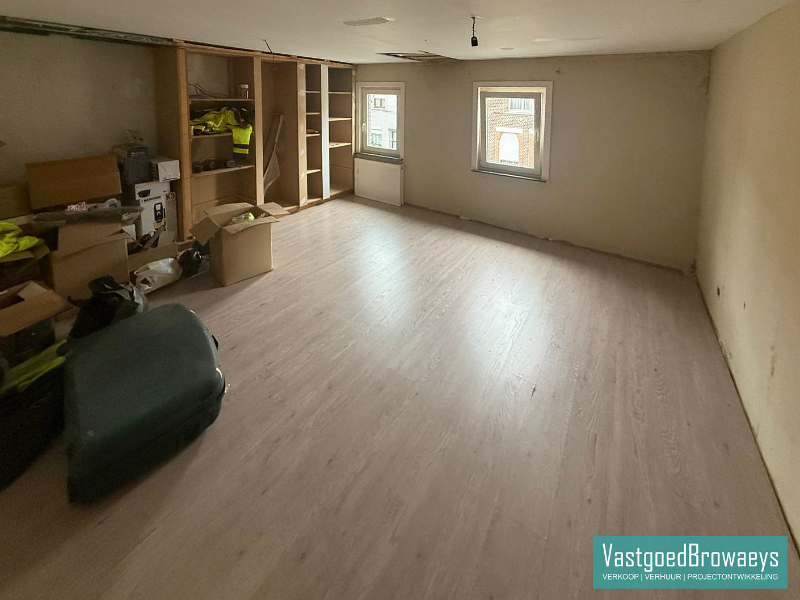 Te renoveren starterswoning met ruime tuin - foto 5