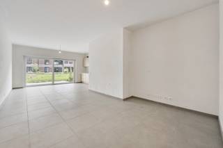 Ontdek Residentie Gersthof, een uniek nieuwbouwproject in het hartje van Aalst. Deze energiezuinige luxe maisonnettes en duplex appartementen combineren modern comfort met een uitstekende ligging, ideaal voor wie op zoek is naar een stijlvolle woonomgeving.<br /><br />Luxe en comfort!<br />De appartementen in Residentie Gersthof zijn ontworpen met oog voor detail en bieden een hoogwaardig afwerkingsniveau. Elk woning beschikt over ruime leefruimtes, grote ramen voor veel natuurlijk licht en riante terrassen waar u kunt genieten van een prachtig uitzicht. Kies voor een appartement of woning met zicht op de groene, aangelegde binnentuin – rust en ontspanning gegarandeerd.<br /><br />Duurzaam en energiezuinig!<br />Residentie Gersthof is gebouwd met de nieuwste energiezuinige technieken, zodat u niet alleen comfortabel woont, maar ook duurzaam en toekomstgericht.<br /><br />Ondergrondse parking en fietsenstalling!<br />Het project beschikt over een ruime ondergrondse parking met voldoende plaats voor auto’s en fietsen. U geniet zo van maximale mobiliteit en veiligheid.<br /><br />Waarom kiezen voor Residentie Gersthof?<br /><br />- Centrale ligging in hartje Aalst<br />- Energiezuinige luxe appartementen en woningen<br />- Ruime terrassen met zicht op een groen omgeving<br />- Ondergrondse parking en fietsenstalling<br /><br />Wonen in Residentie Gersthof betekent wonen in stijl, comfort en rust. Neem vandaag nog contact op voor meer informatie of een bezoek aan dit unieke project.<br />Contacteer Ruben op 0479/ 03 90 17 of mail naar ruben@cornelis-partners.be