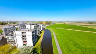 Idyllisch gelegen langs de Handzamevaart, nabij de monding met de IJzer en op wandelafstand van de jachthaven van Diksmuide, bevindt zich...