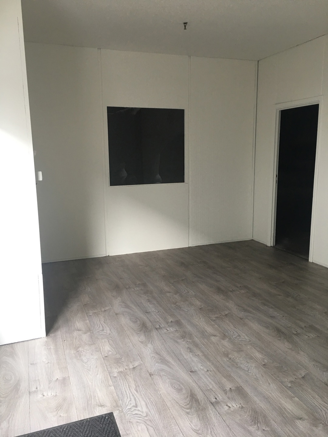Magazijn van 600m² mt kantoorruimte te huur in Lokeren - foto 4