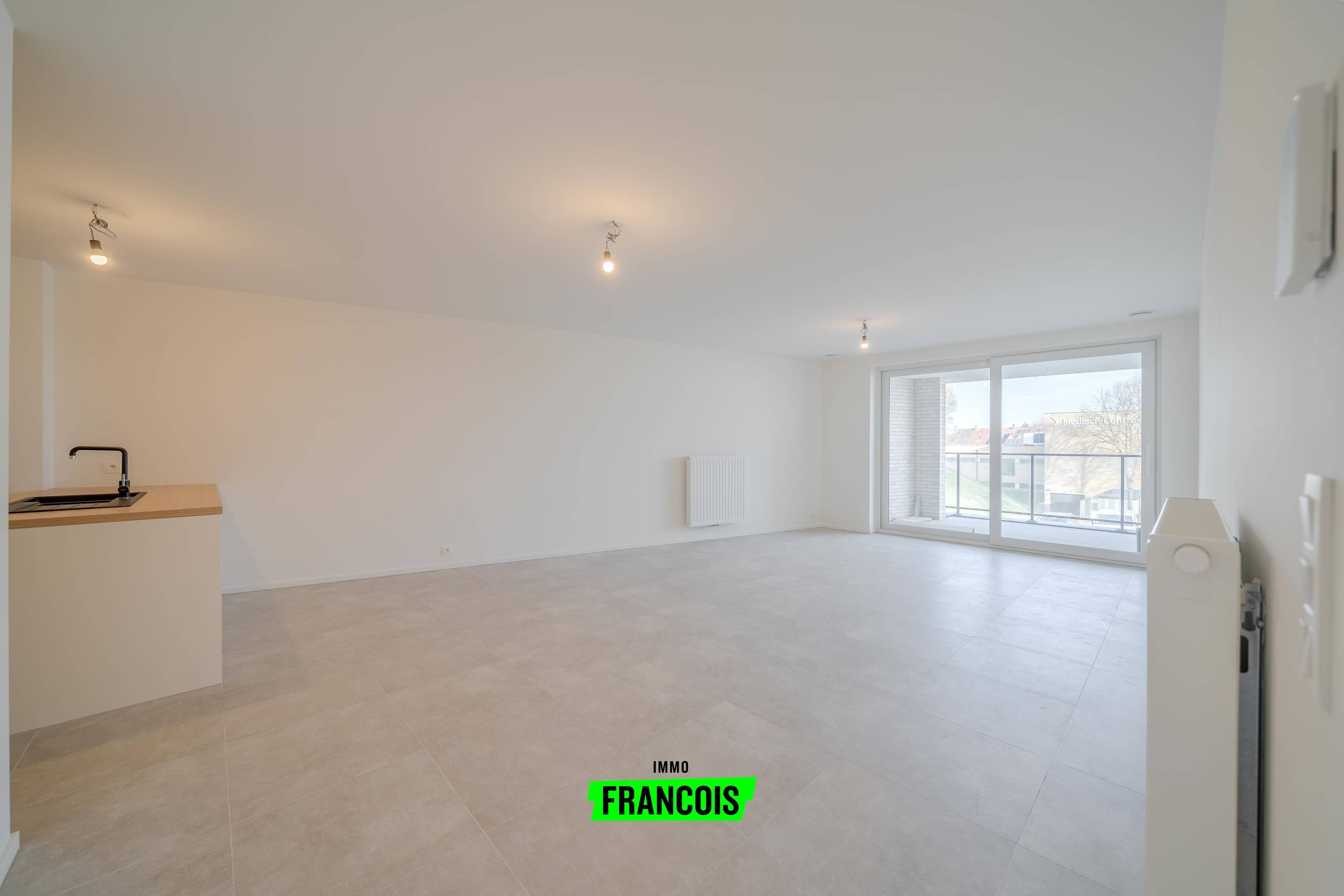 Opbrengsteneigendom met 2 slaapkamers op toplocatie in Diksmuide te koop - foto 4