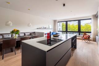 Stijlvol tweeslaapkamer appartement met terras nabij ZuidIn de Brederodestraat, op de derde verdieping, vindt u een appartement dat comfort...