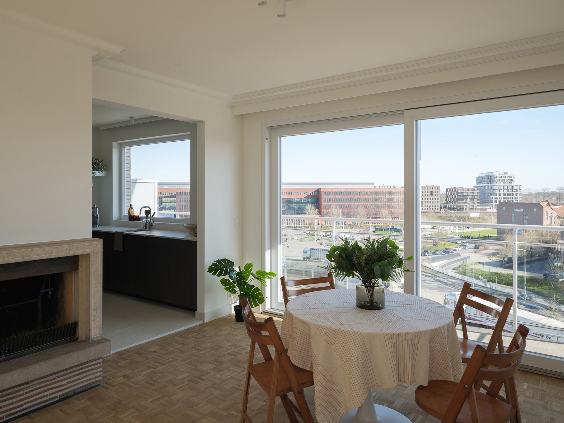 Hoogwaardig gerenoveerd 3-slaapkamerappartement met adembenemend uitzicht nabij Brugge Station - foto 5