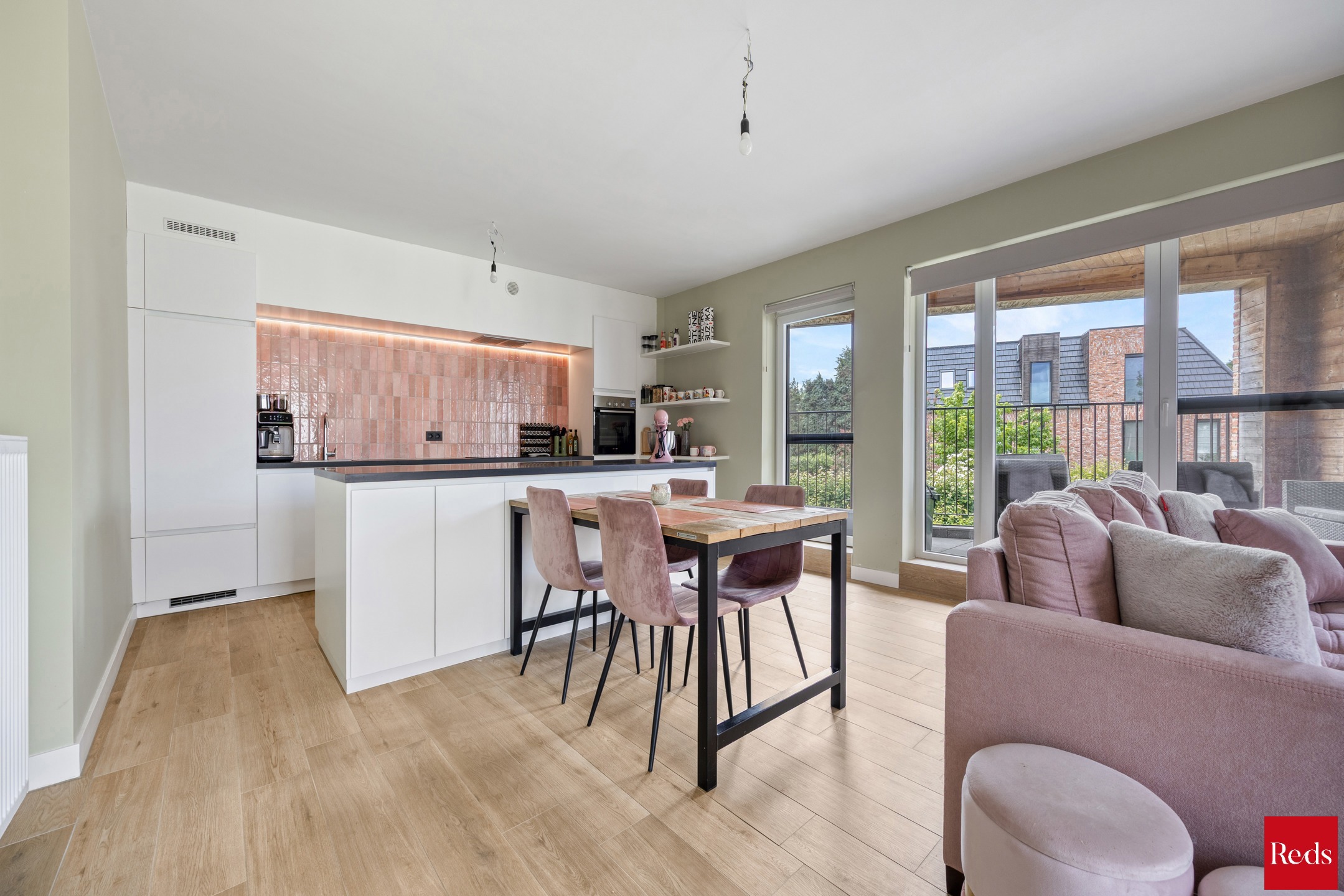 Recent appartement met terras, 2 parkeerplaatsen en kelder - foto 5
