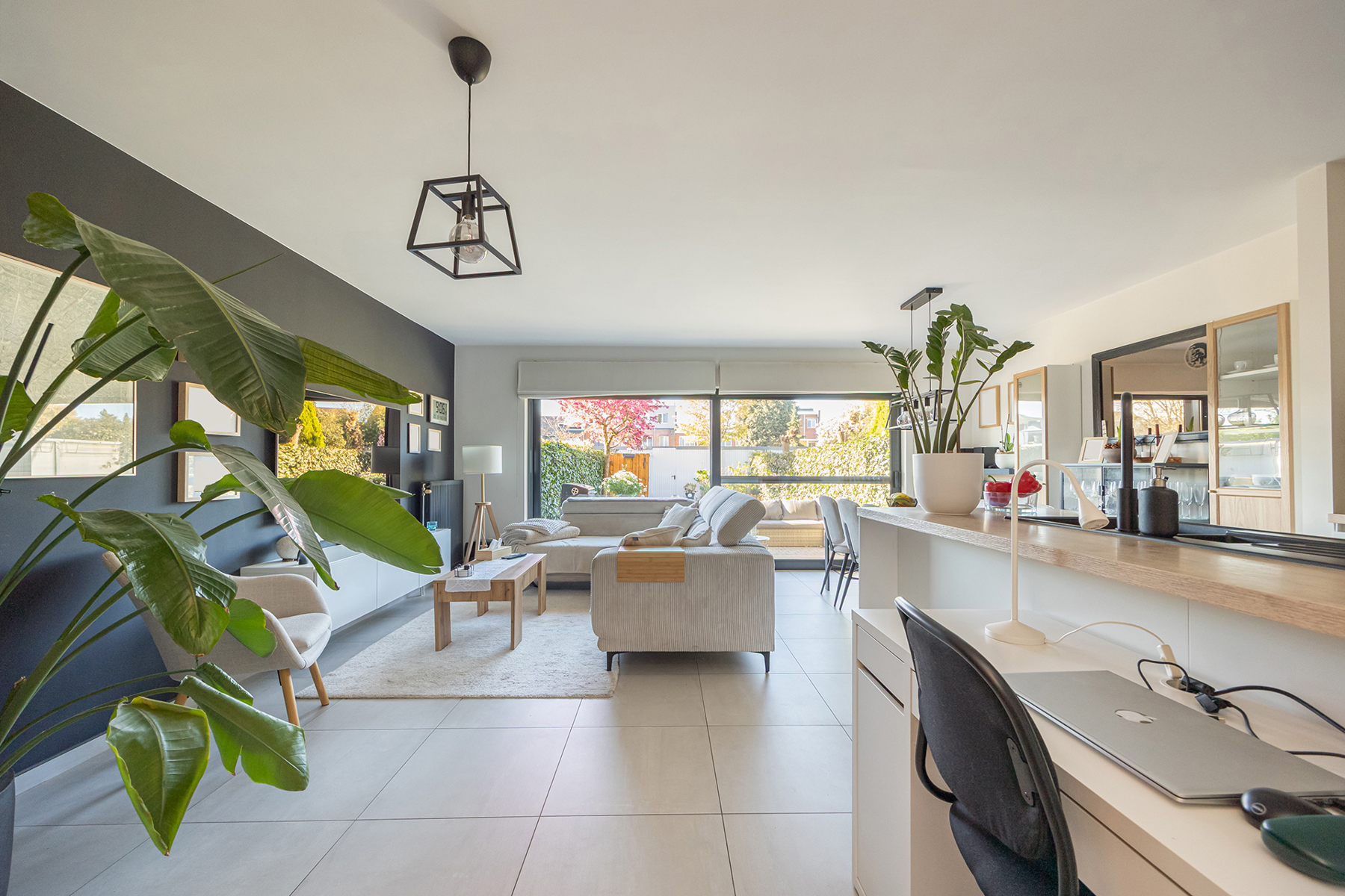 Gelijkvloersappartement met tuin en garage - foto 2