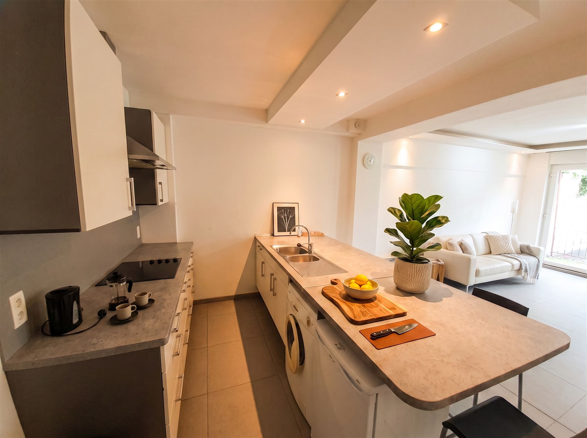 Ruime appartement met zalig terras nabij Centraal Station. - foto 2