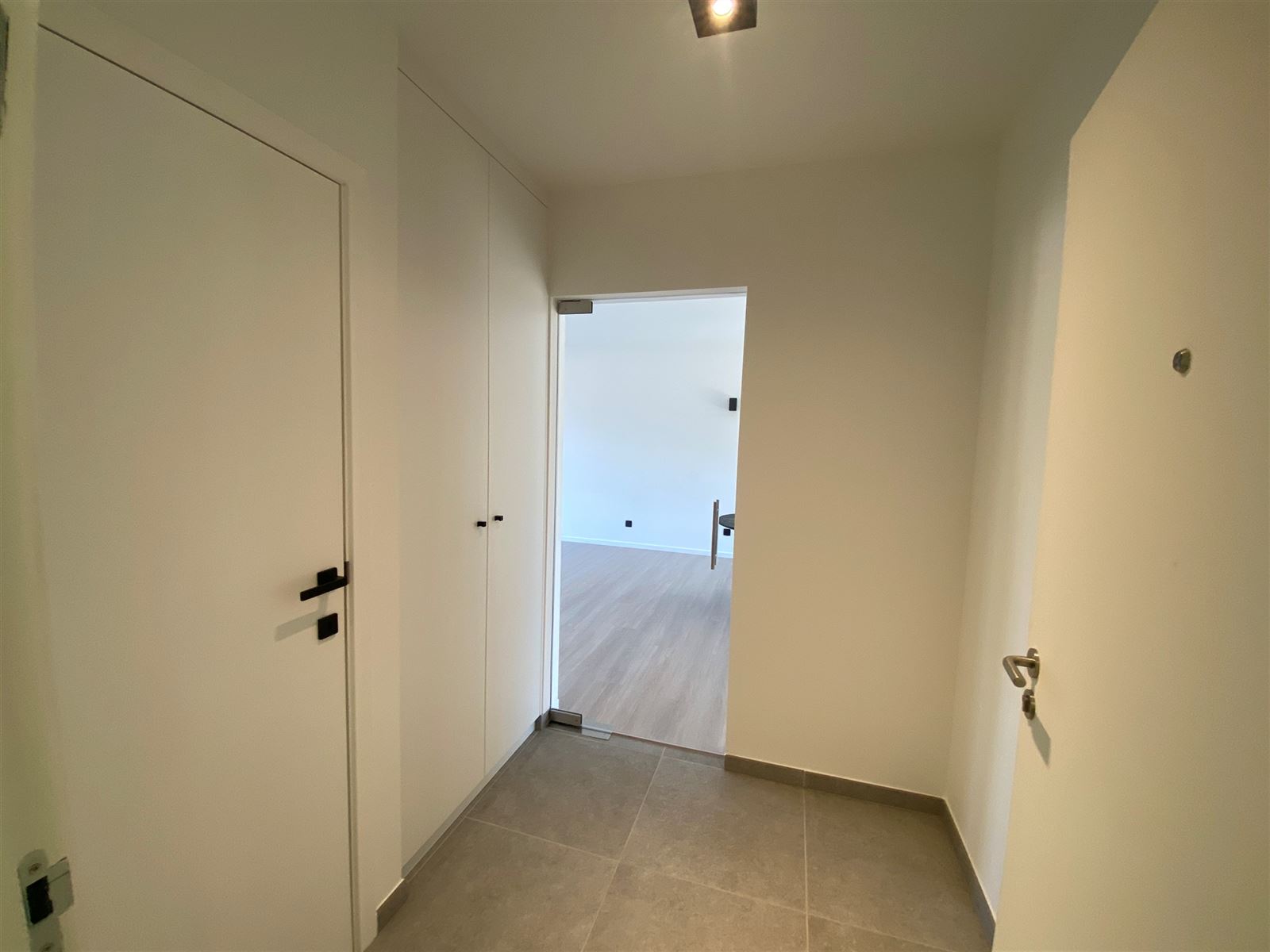 Stijlvol duplex appartement met autostaanplaats - foto 2