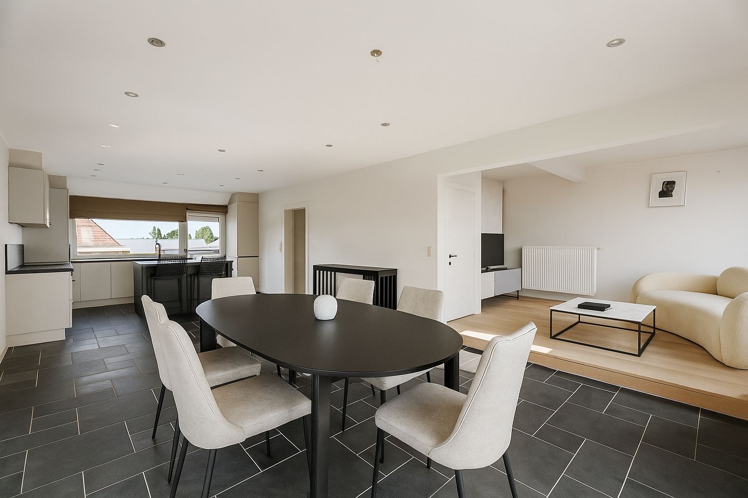 Instapklaar appartement met 4 slaapkamers en garage te koop in Kortemark - foto 1