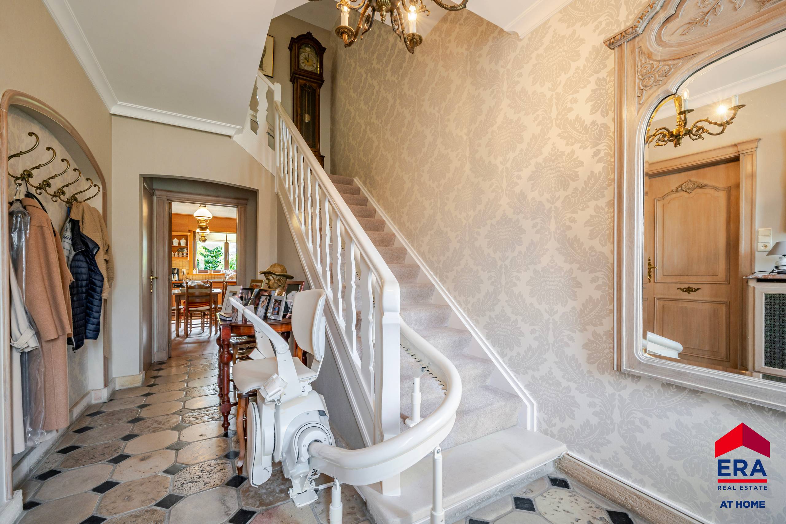 karaktervolle herenwoning met 4 slaapkamers + dubbele garage - foto 3