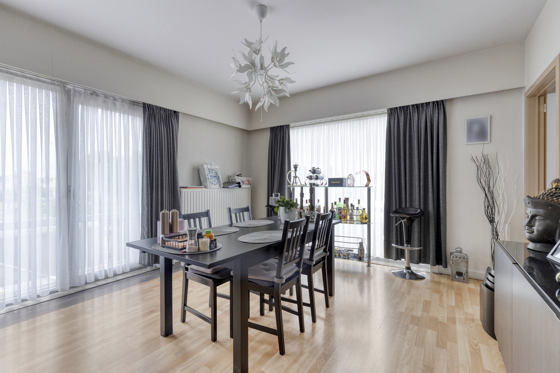 Licht en instapklaar hoekappartement met 2 slaapkamers - foto 1