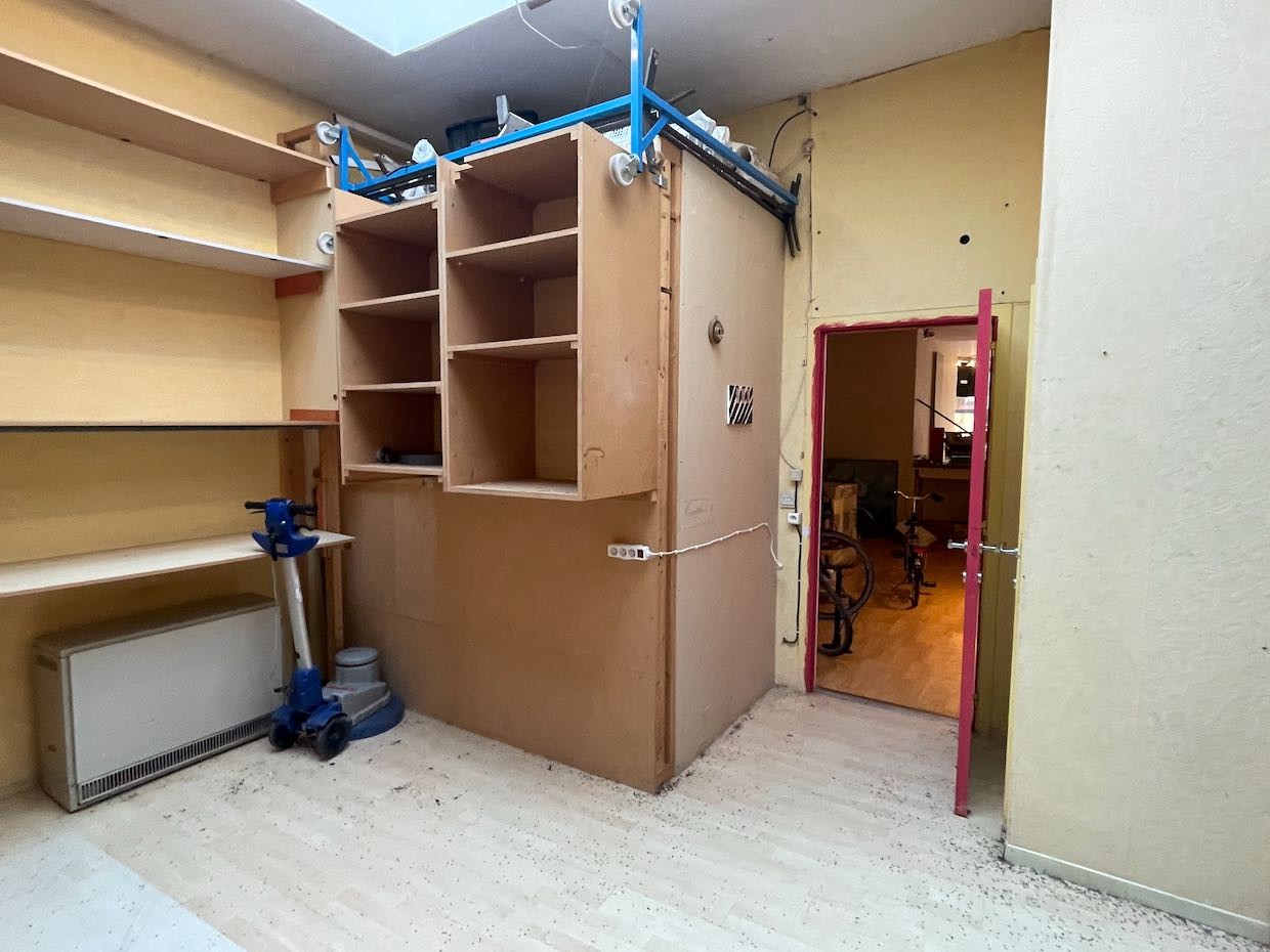 Handelsruimte met ruim, bovenliggend duplex-appartement op toplocatie in Blankenberge - foto 5