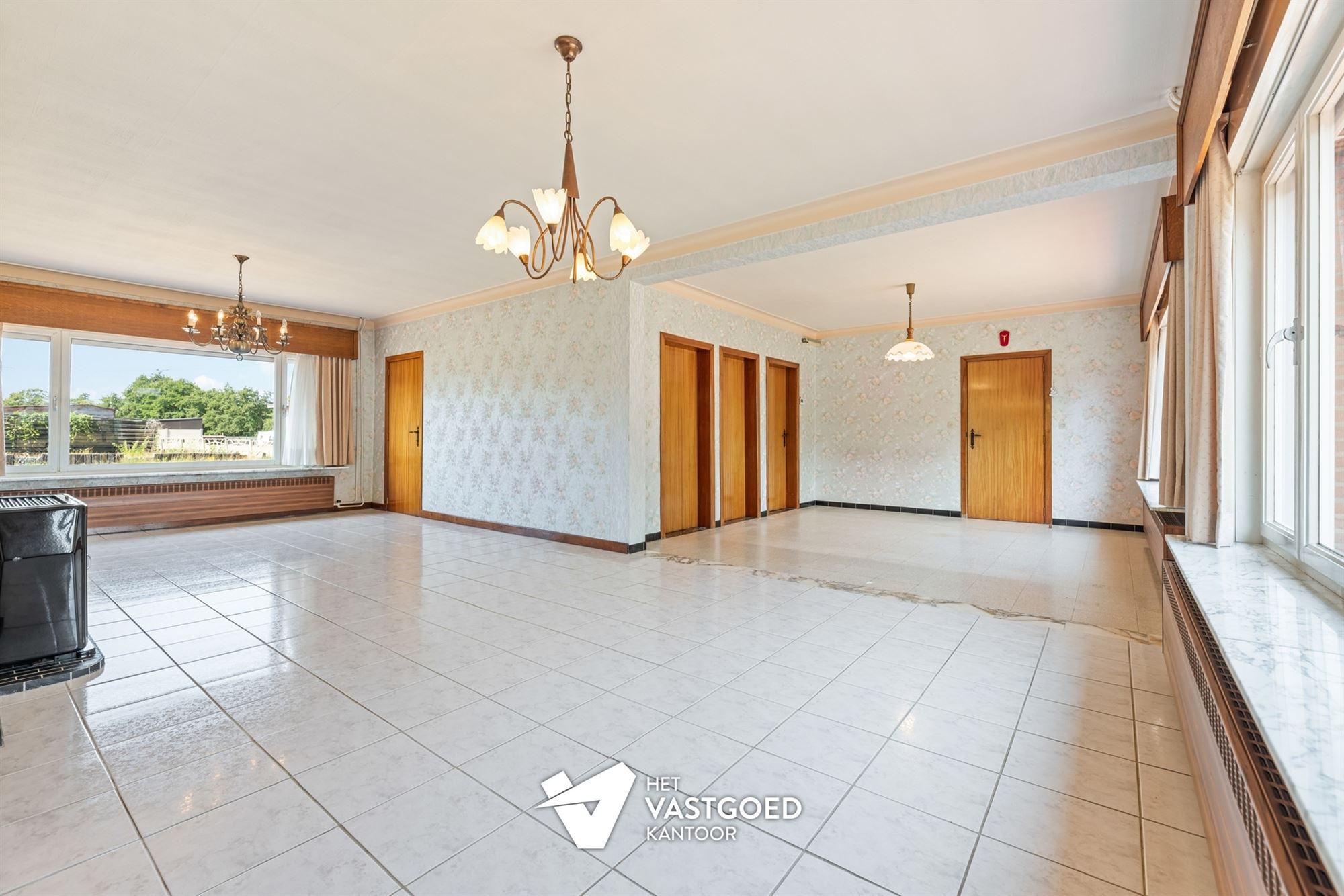 RUIME, STATIGE WONING OP GROENE LIGGING MET RUIM PERCEEL - foto 5