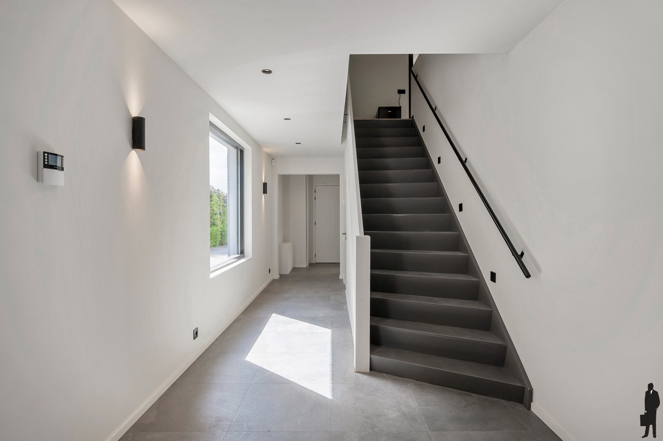 Gerenoveerde villa op 1.900 m² nabij de Nederlandse grens - foto 2