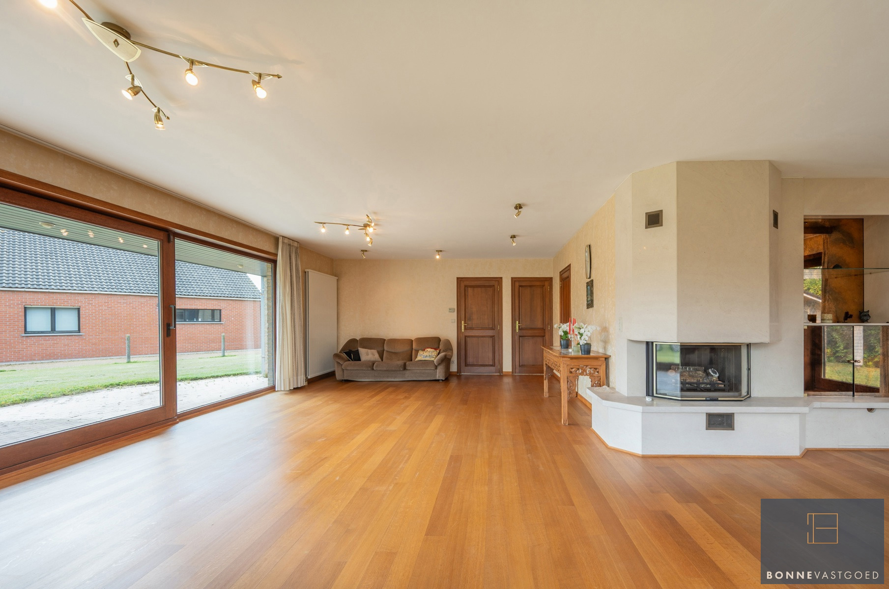 Bijzonder ruime woning aan einde van doodlopende straat - foto 5
