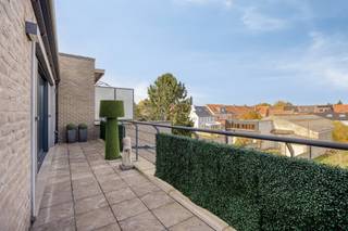 Exclusive penthouse with open views and a 20 m² terrace, ideally located within walking distance of the city center. Contemporary,...