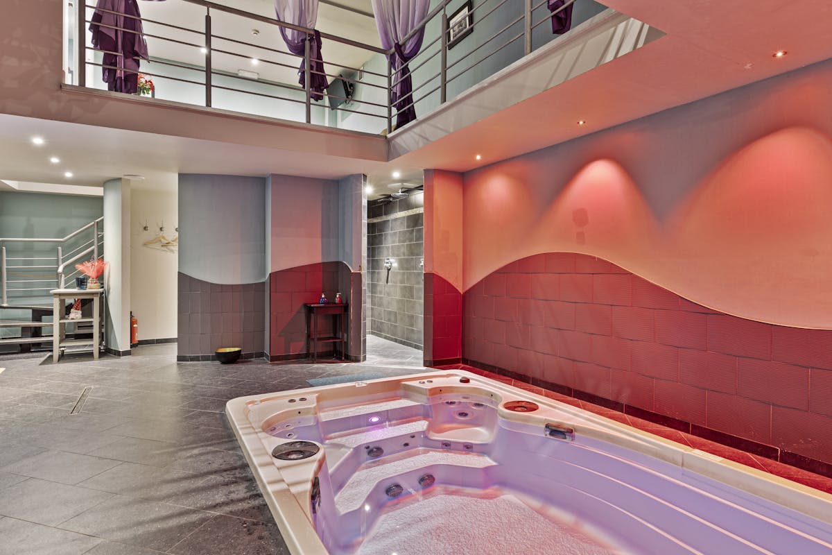 Over te nemen wellnesscentrum met 3 slaapkamer appartement - foto 2