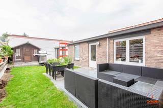 Deze woning ligt nabij het centrum van Heusden (Destelbergen). Op wandelafstand bevinden zich winkels, scholen en openbaar vervoer (mobiscore...
