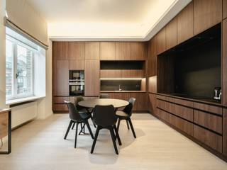 Ideally located in the European Quarter, a stone's throw from the Cinquantenaire Park and its many shops, this newly renovated, furnished...