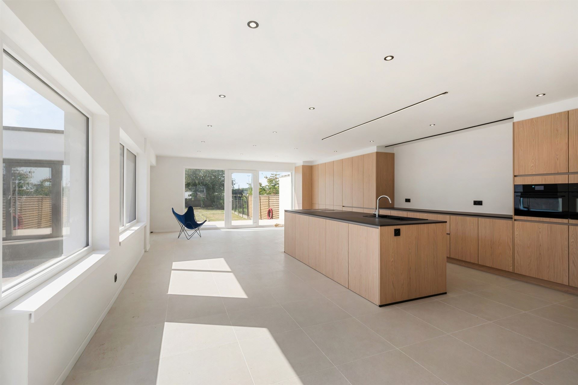 Eco-gerenoveerde gezinswoning op een perceel van 600m2 - foto 3