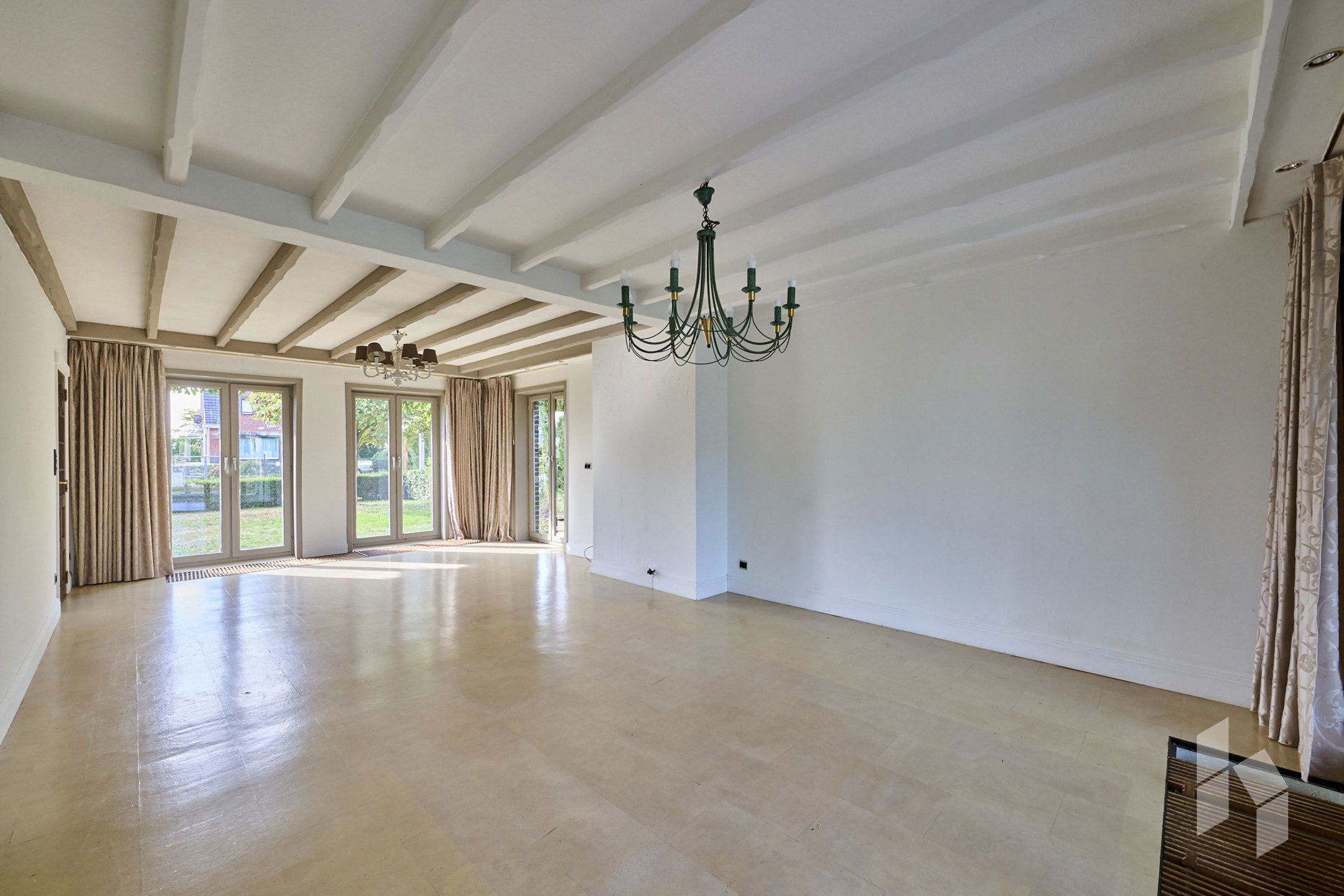 Ruime woning (226 m²) met 4 slpks nabij het centrum! - foto 3