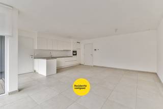 Deze prachtige assistentiewoning, gelegen op de eerste verdieping, is de perfecte plaats waar senioren zelfstandig kunnen wonen met toegang...