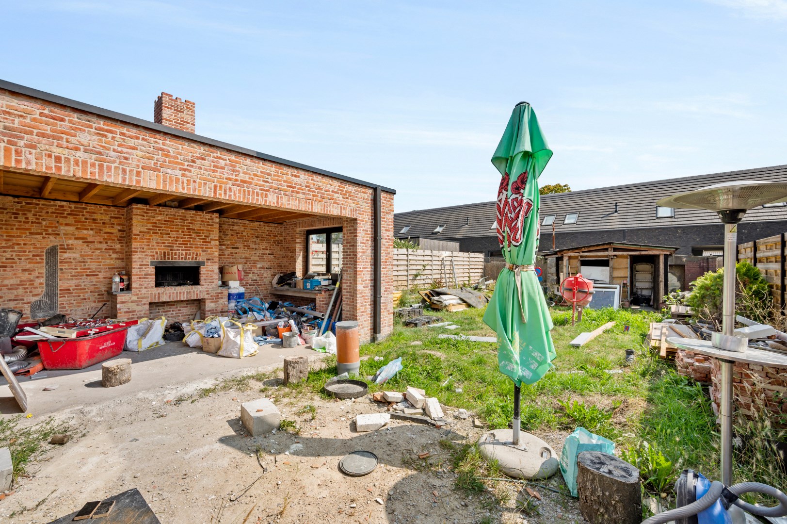 VERDER AF TE WERKEN WONING MET 5 SLPKS EN 2 BADKAMER IN EEN RUSTIGE WIJK - foto 4