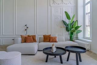 LIGGINGDit exclusieve appartement is gelegen in Residentie B’eau Kouter, een prestigieus vernieuwbouw project op de Kouter midden in het centrum van...