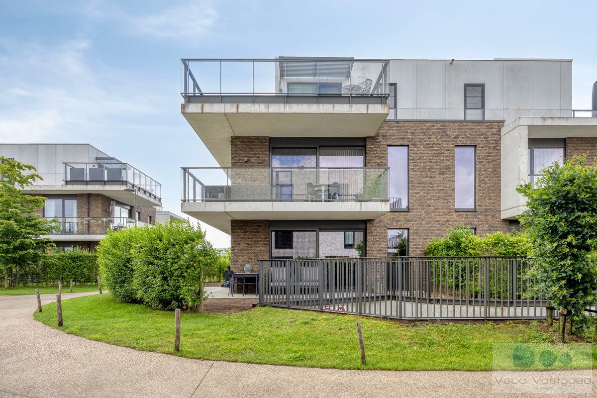 Prachtig gelijkvloers appartement met 2 slks, zonneterras en garage - foto 2