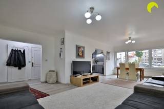 Dit gerenoveerde gelijkvloers appartement is gunstig en centraal gelegen aan de bekende Lambrechtshoekenlaan. In de nabije omgeving bevinden...